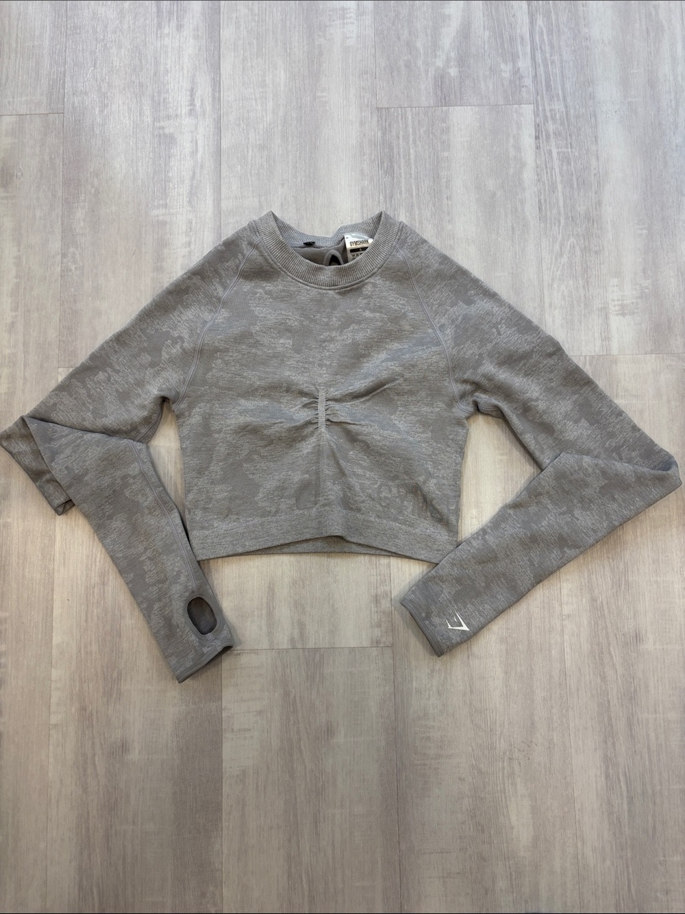 Gymshark Light Gray Camo Crop top Thumbhole Pullover compression size small